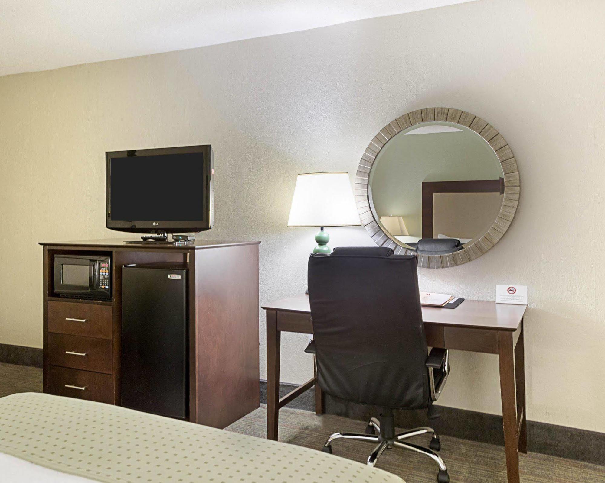 Clarion Inn & Suites Conference Center Covington Dış mekan fotoğraf