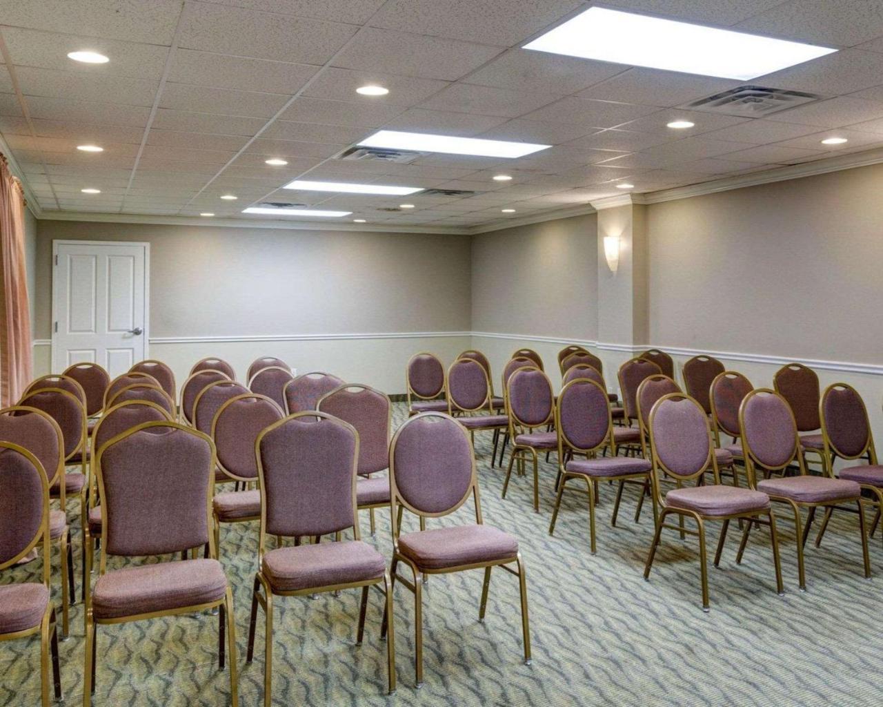 Clarion Inn & Suites Conference Center Covington Dış mekan fotoğraf